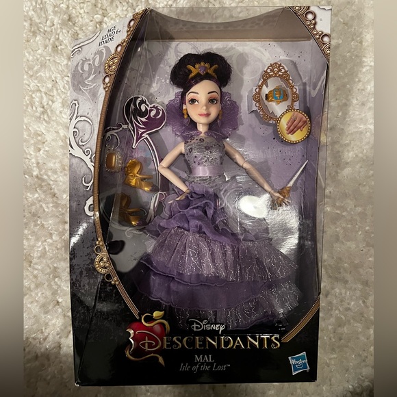 Disney The descendants doll Mal “Isle of the lost” - Picture 1 of 2